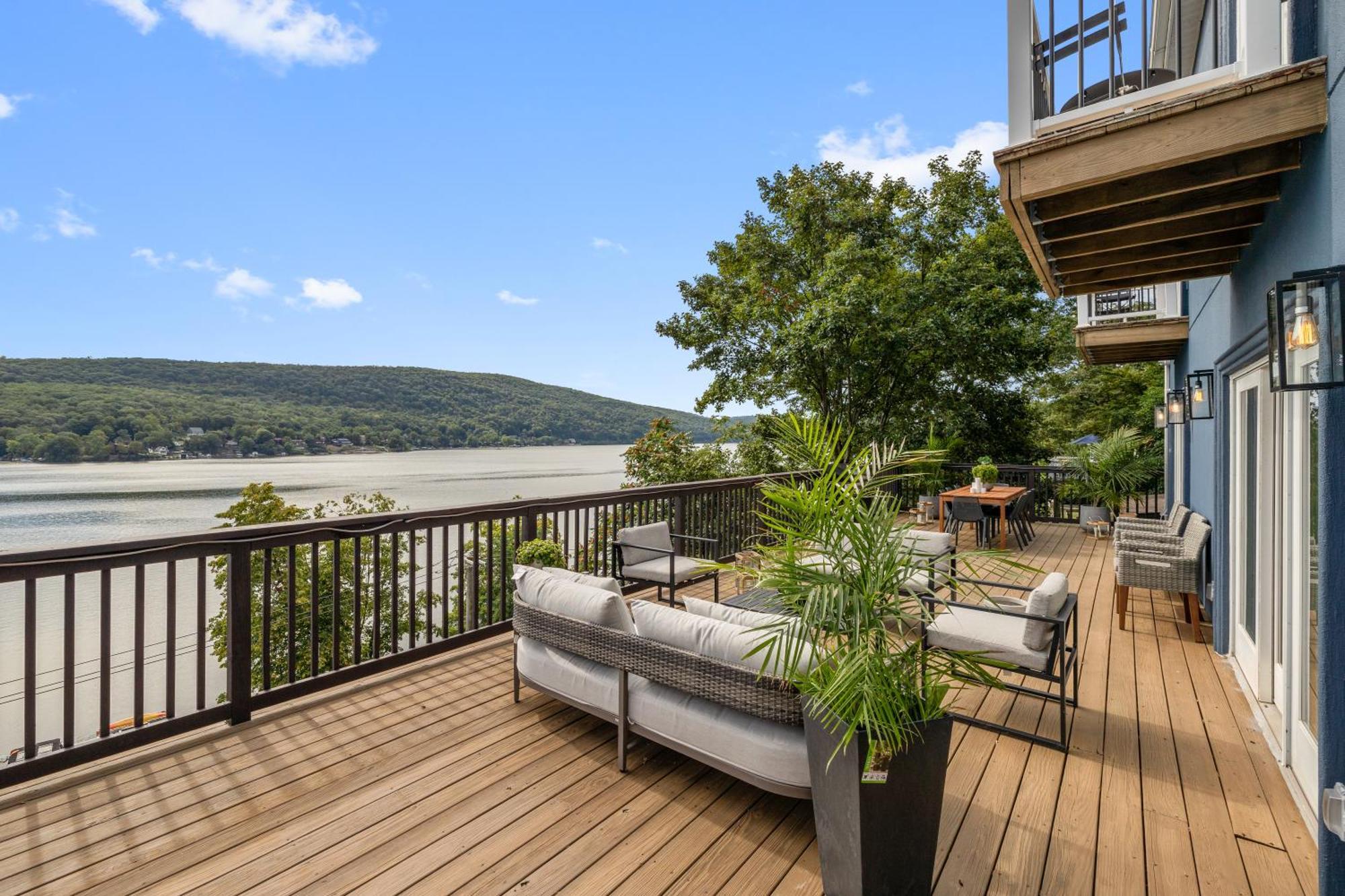 Lakeview House - Hot Tub - Firepit - Stunning Views - Spacious Deck - Cozy Living Room - Bar Greenwood Lake Buitenkant foto