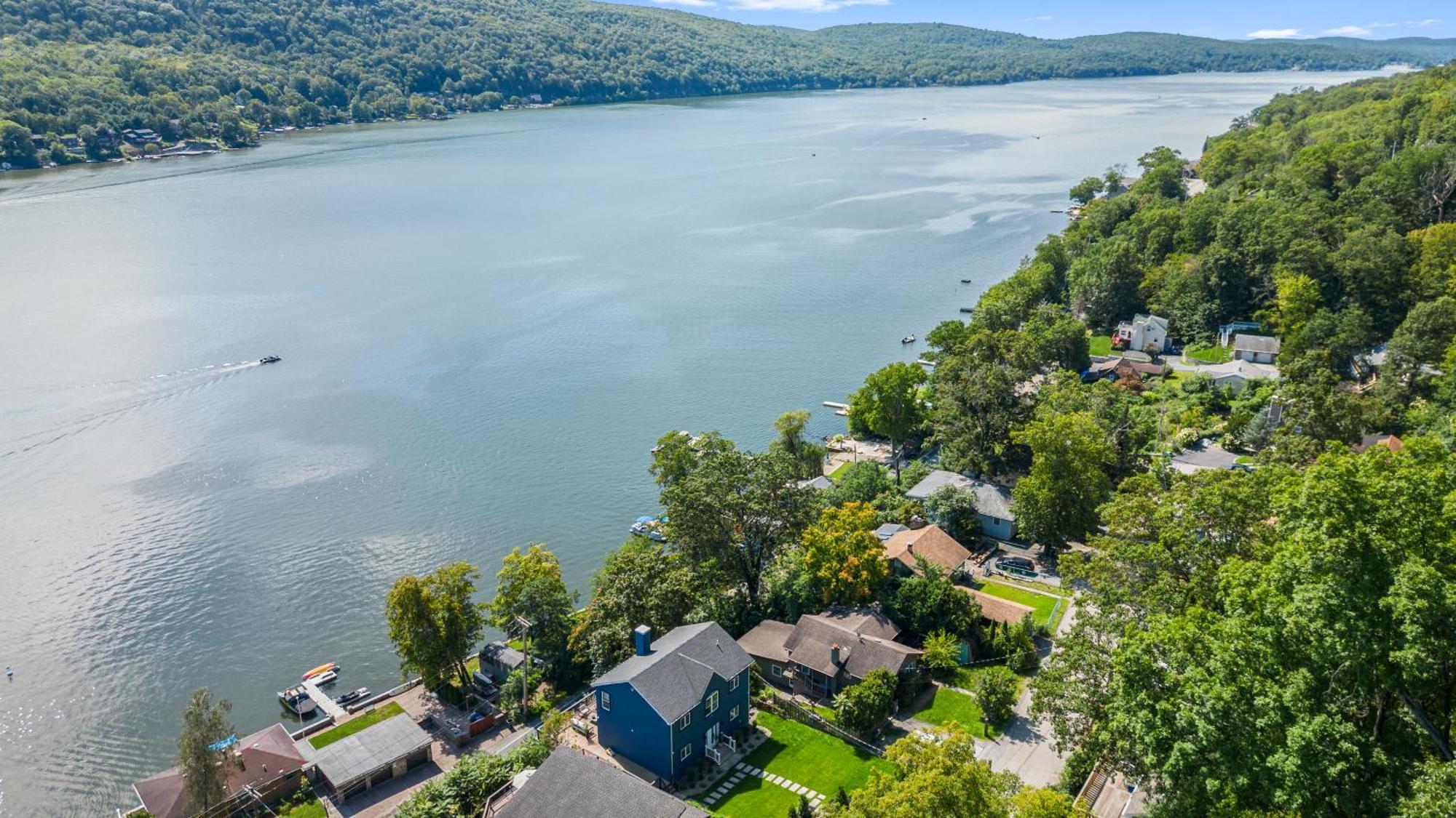 Lakeview House - Hot Tub - Firepit - Stunning Views - Spacious Deck - Cozy Living Room - Bar Greenwood Lake Buitenkant foto