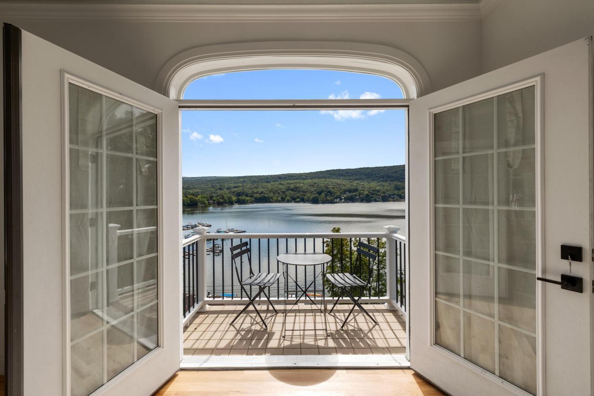 Lakeview House - Hot Tub - Firepit - Stunning Views - Spacious Deck - Cozy Living Room - Bar Greenwood Lake Buitenkant foto