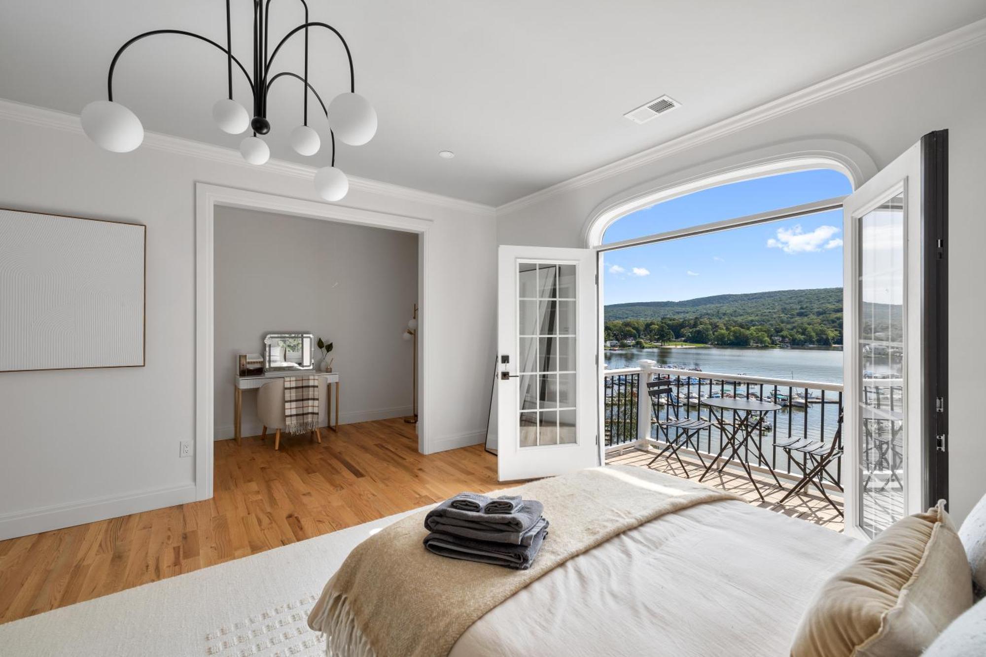 Lakeview House - Hot Tub - Firepit - Stunning Views - Spacious Deck - Cozy Living Room - Bar Greenwood Lake Buitenkant foto