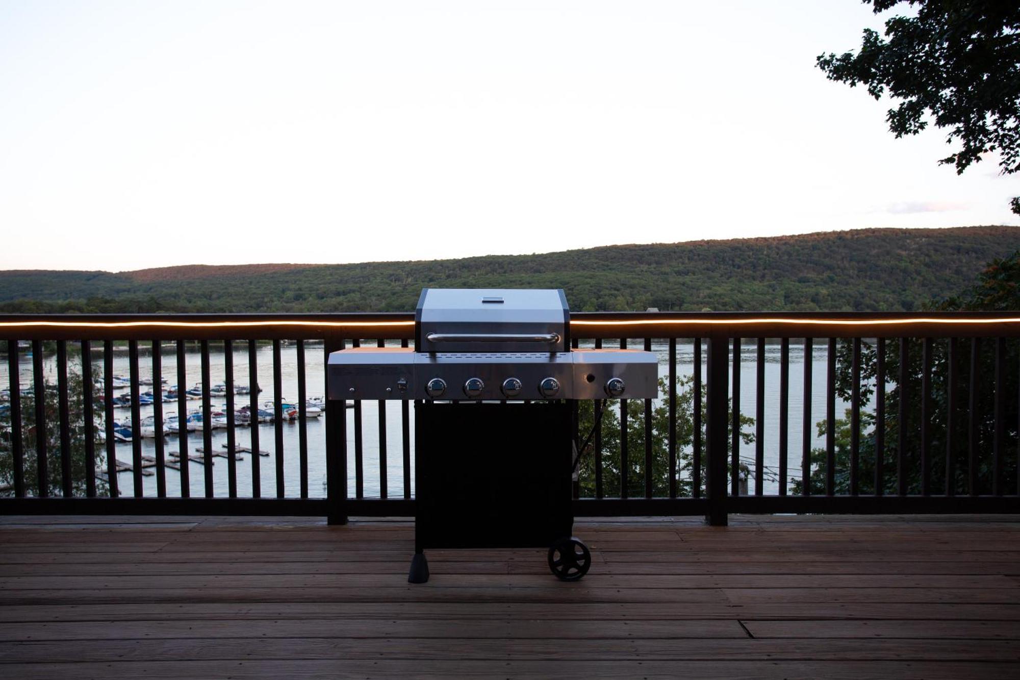 Lakeview House - Hot Tub - Firepit - Stunning Views - Spacious Deck - Cozy Living Room - Bar Greenwood Lake Buitenkant foto